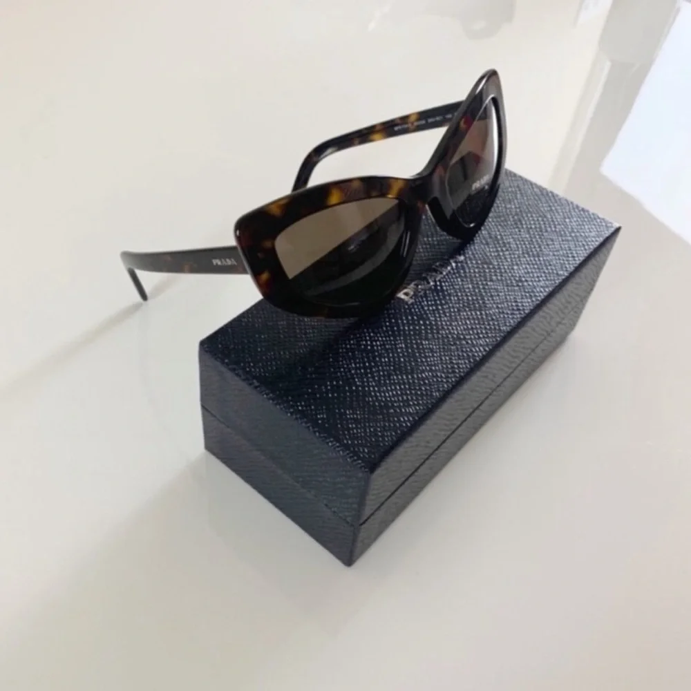Free Prada Sunglasses, New - Picture 8 of 10